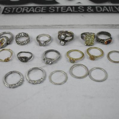 19 Costume Jewelry Rings, Various Sizes
