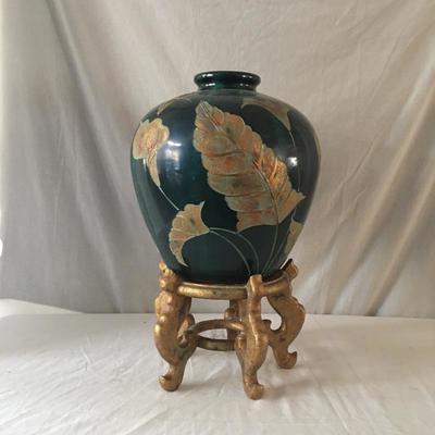 Lot 45 - Vase & Stand