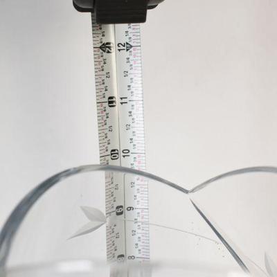 Lot G-8: Etched Glass Vase