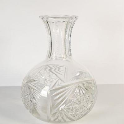 Lot G-9: Vintage Cut Glass Vase
