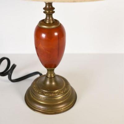 Lot G-11: Vintage Table Lamp