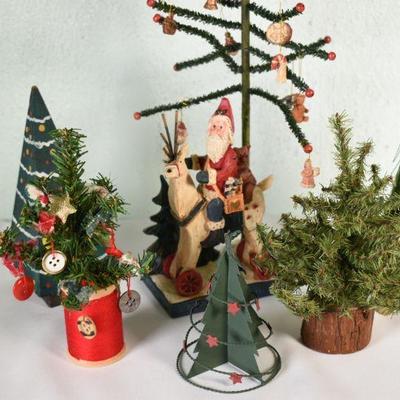Lot G-18: Lot of Christmas Tree Decor