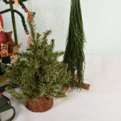 Lot G-18: Lot of Christmas Tree Decor