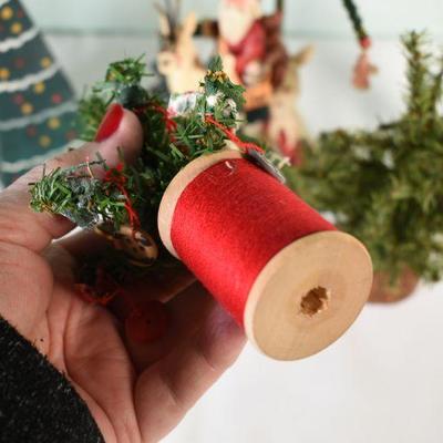 Lot G-18: Lot of Christmas Tree Decor