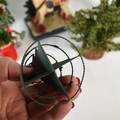 Lot G-18: Lot of Christmas Tree Decor