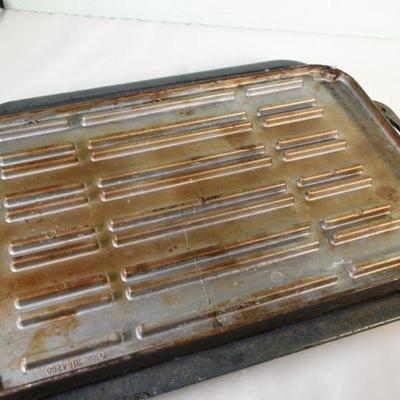 Lot G-19: Cast Iron Griddles