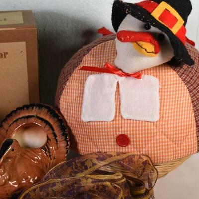 Lot G-25: Autumn Decor
