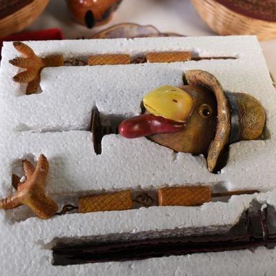 Lot G-25: Autumn Decor