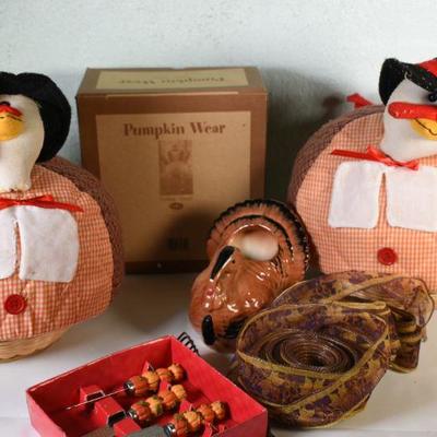 Lot G-25: Autumn Decor