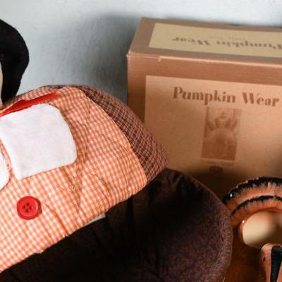Lot G-25: Autumn Decor