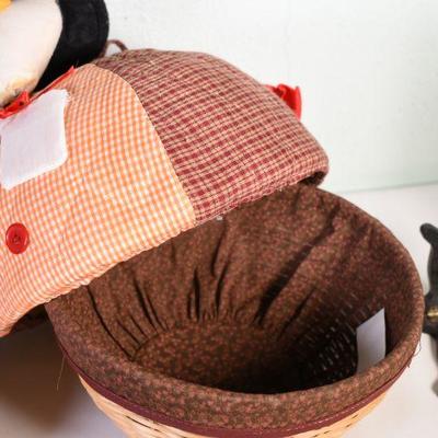 Lot G-25: Autumn Decor