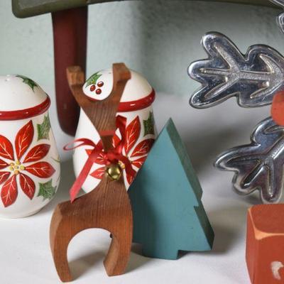 Lot G-28: Christmas decor
