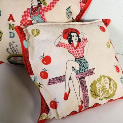 Lot G-31: Pillows