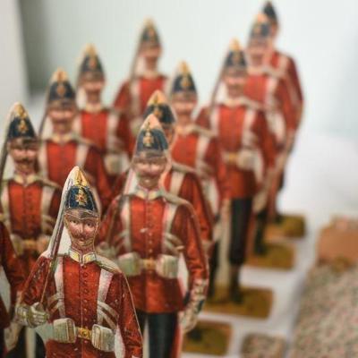 Lot G-30: Antique Soldiers on parade