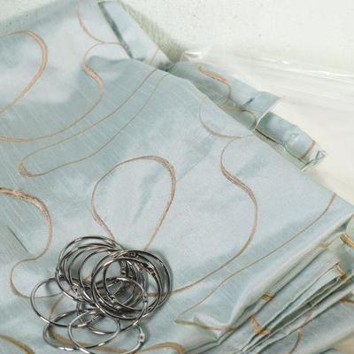 Lot G-40: Shower curtain