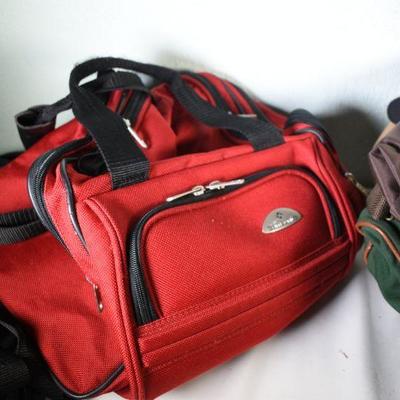 Lot G-39: Travel Bags