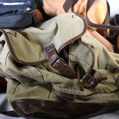 Lot G-39: Travel Bags
