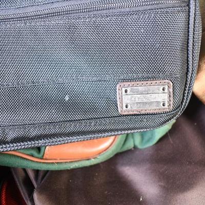 Lot G-39: Travel Bags