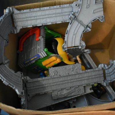 Lot G-94: Toy Train Tracks