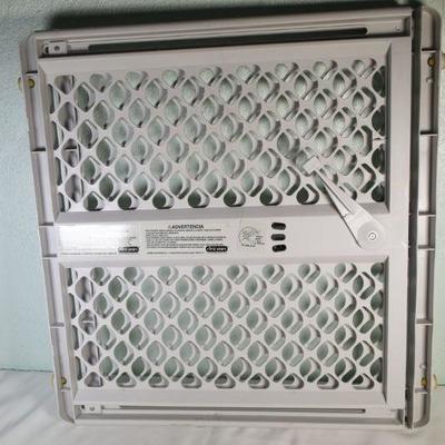 Lot G-43: Baby Gate