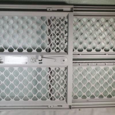 Lot G-43: Baby Gate