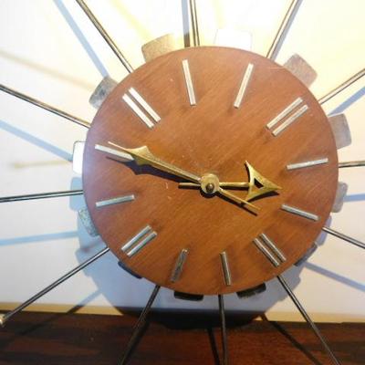 Mid Century Spartus Japanese Atomic Metal Particle Rays with Oak Wood Face Clock 18