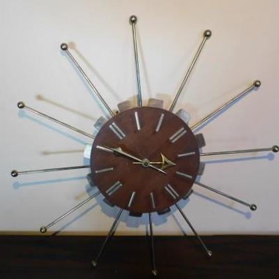 Mid Century Spartus Japanese Atomic Metal Particle Rays with Oak Wood Face Clock 18