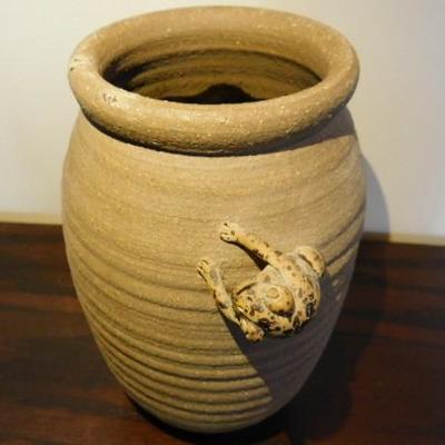 Hand Turned Kiln Fired Crock with Frog  8