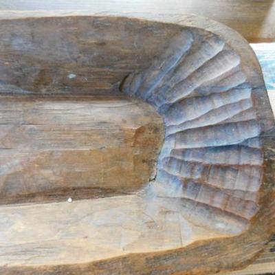 Vintage Hand Carved Dough Bowl Trencher 35