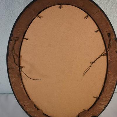 Lot G-79: Vintage Oval Frame