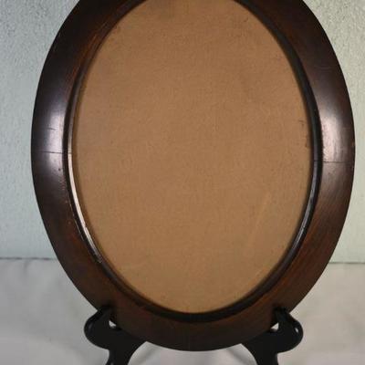 Lot G-79: Vintage Oval Frame