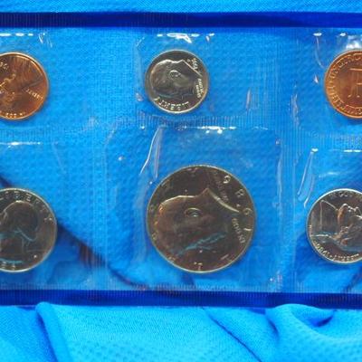 1986 Uncirculated Coin set two sets D and P Mint 4