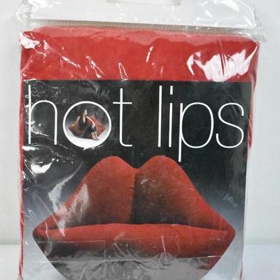 Hot Lips Bean Bag Chair (Requires three 100 litre Bags of Beans) - New