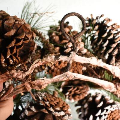 Lot B-6  Winter Wreath
