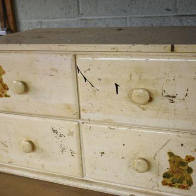 Lot B-22:  Child's Dresser