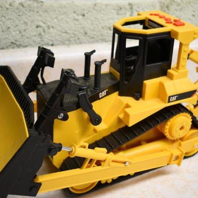 Lot B-23: Caterpillar Toy Tractor Dozer