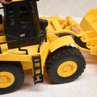 Lot B-25:  Toy Cat Loader