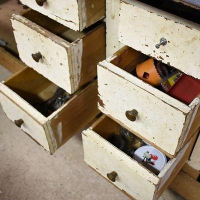 Lot B-27:  Vintage Cabinet