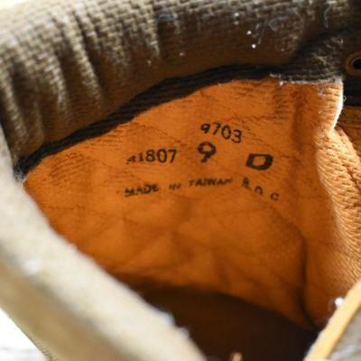 Lot B-39:  Boots