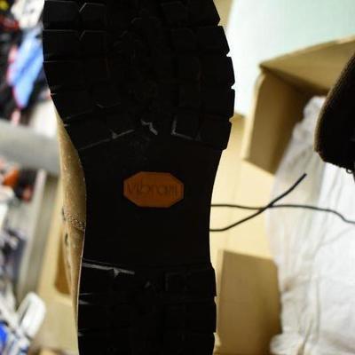 Lot B-39:  Boots
