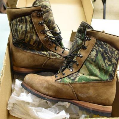 Lot B-39:  Boots