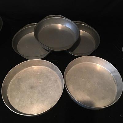 Lot 89 - Baking Pans and Essentials