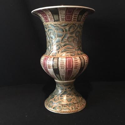 Lot 104 - Oriental Accent Vase & Urn