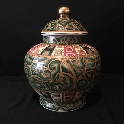 Lot 104 - Oriental Accent Vase & Urn