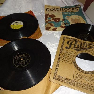 Lot 18 2 records goldie locks. bing crosby