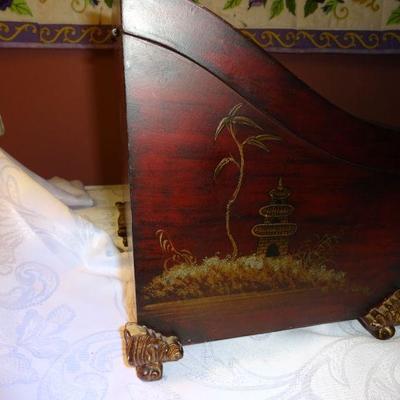 Lot 24 wood flip top keepsake box