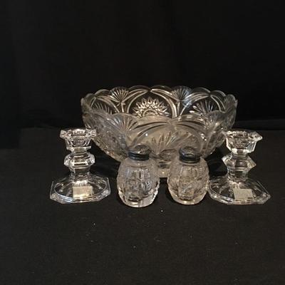 Lot 113 - Large Lot of Cut & Formed Glass 