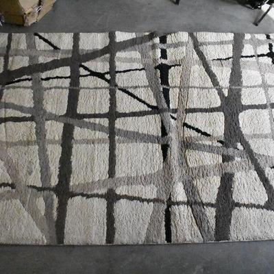 Area Rug, Tan with Black & Gray Lines 5'3