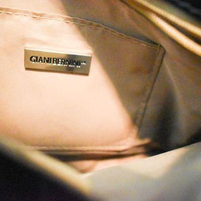 Lot G-127: Leather Purses
