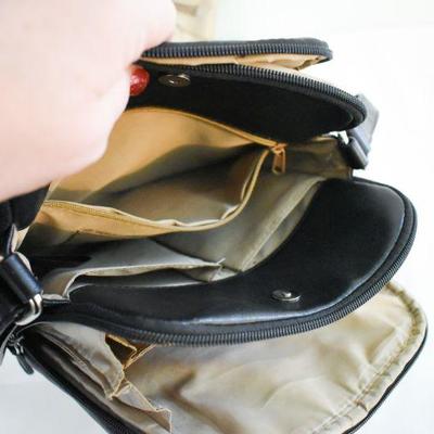 Lot G-127: Leather Purses